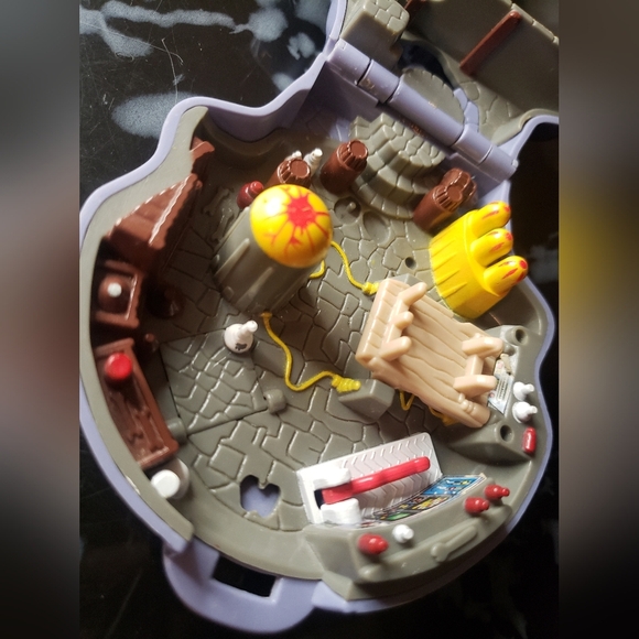 Mighty Max Escape From Skull Dungeon Doom Vintage Collecable Toy - Picture 4 of 4